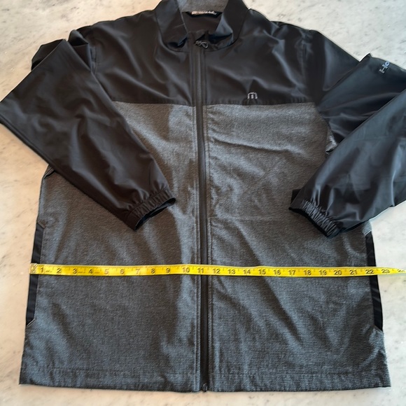 Travis Mathew Jacket size L - Picture 1 of 3